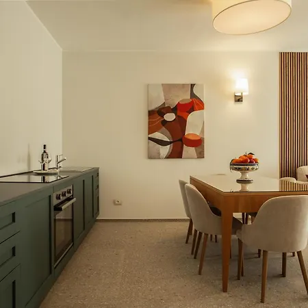 מלון דירות Palazzo Indaco 3*