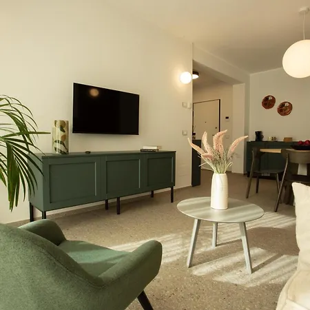 מלון דירות Palazzo Indaco קסטל די סנגרו