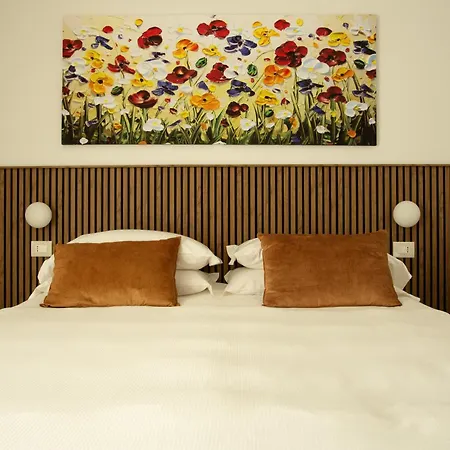 Palazzo Indaco מלון דירות קסטל די סנגרו