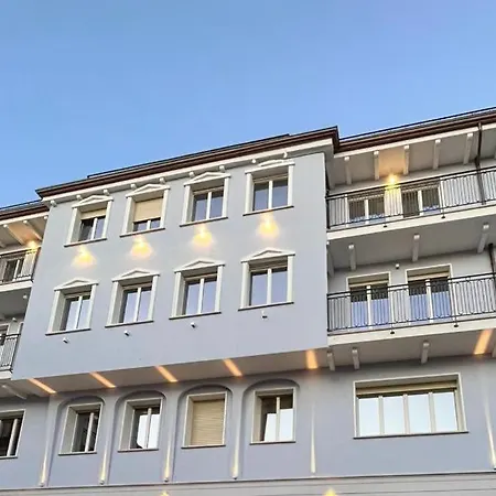 Palazzo Indaco מלון דירות 3*