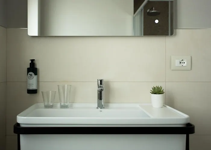 Palazzo Indaco 3* カステル・ディ・サングロ