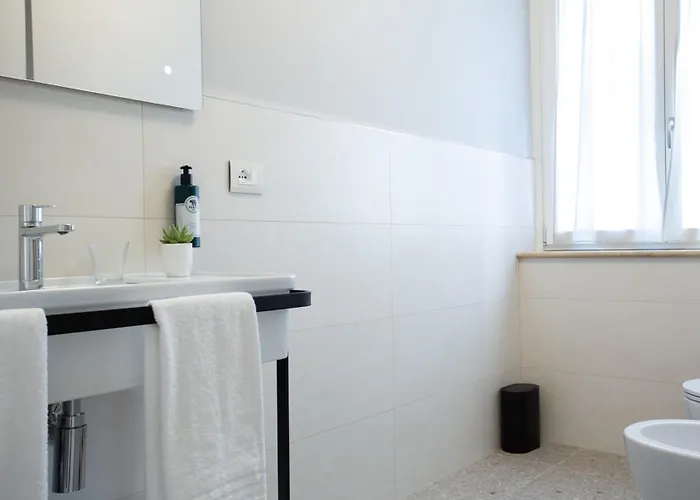 Palazzo Indaco アパートホテル カステル・ディ・サングロ