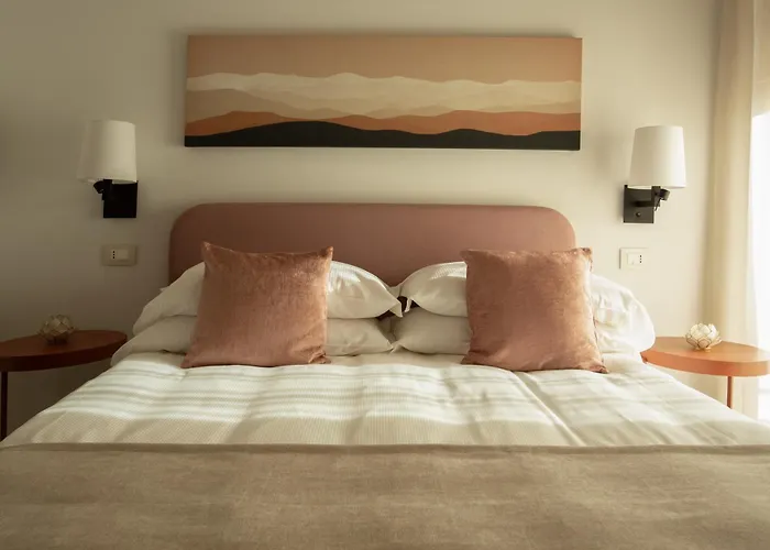 Palazzo Indaco 3* カステル・ディ・サングロ